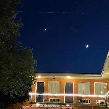 Budget Inn Near Westrock Covington エクステリア 写真